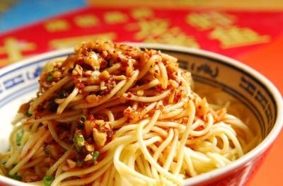 夏季小吃涼面培訓(xùn)哪里有？清爽可口令食客流連忘返